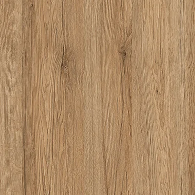 Skříň na míru s kombinací dřeva a kovových detailů